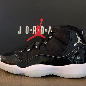 Air Jordan 11 Retro Kids Youth 5Y Black White Sneakers New With Tags